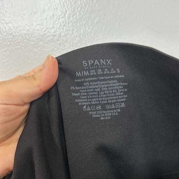 SPANX Look At Me Now Seamless Cropped Leggings Size Medium - Picture 7 of 8